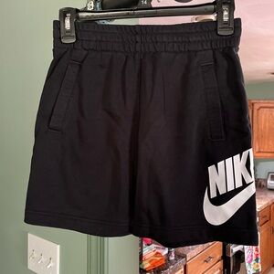 Nike woven youth Black Shorts